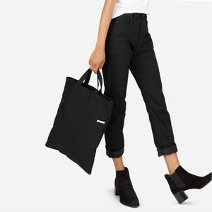 Everlane Street Magazine Tote Bag in Navy
